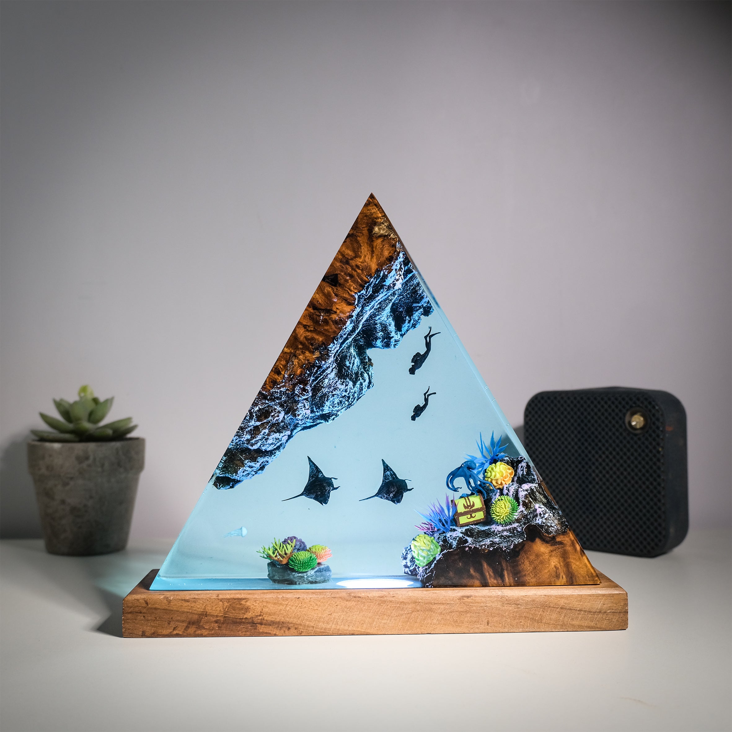 Ocean S8 Resin Handmade Lamp