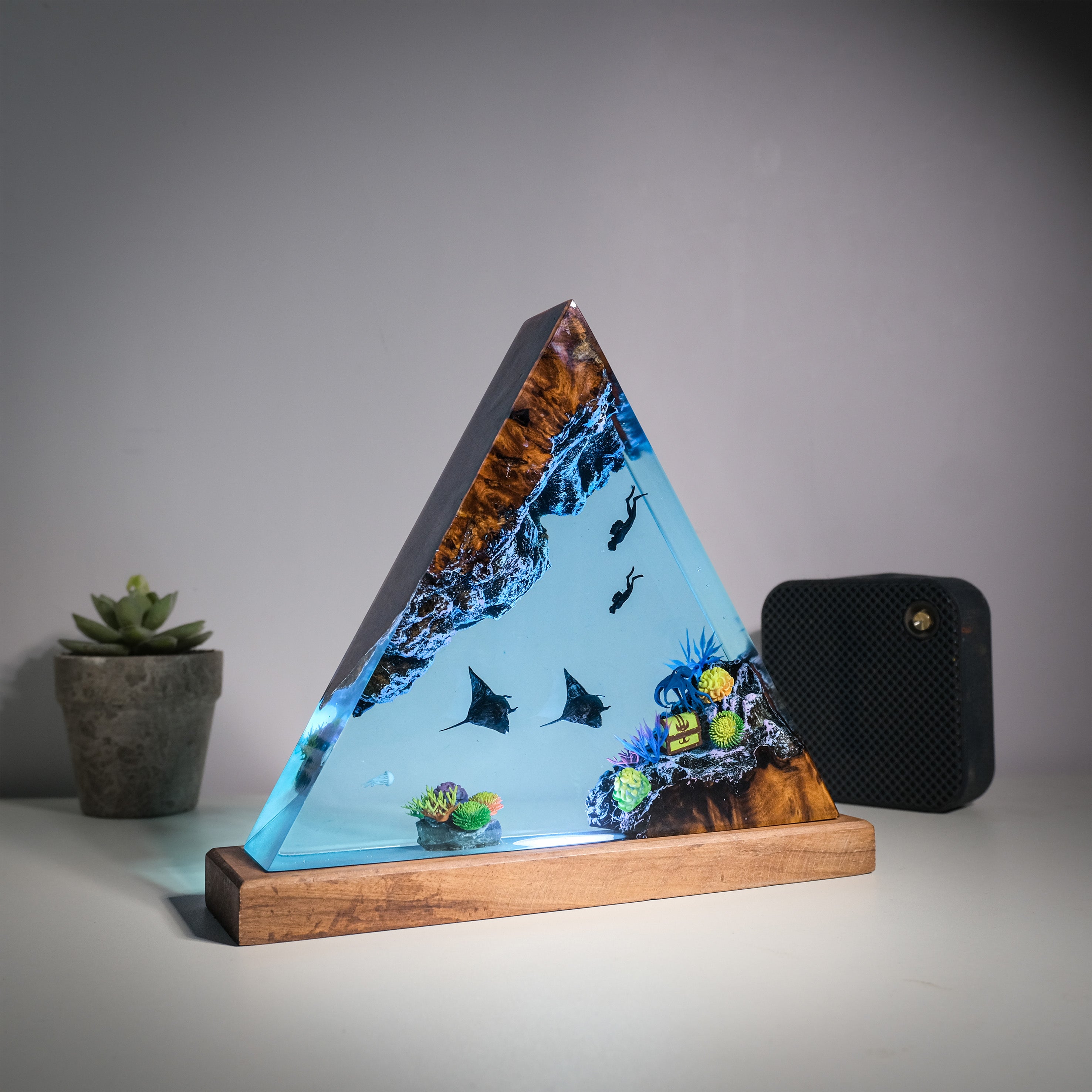 Ocean S8 Resin Handmade Lamp