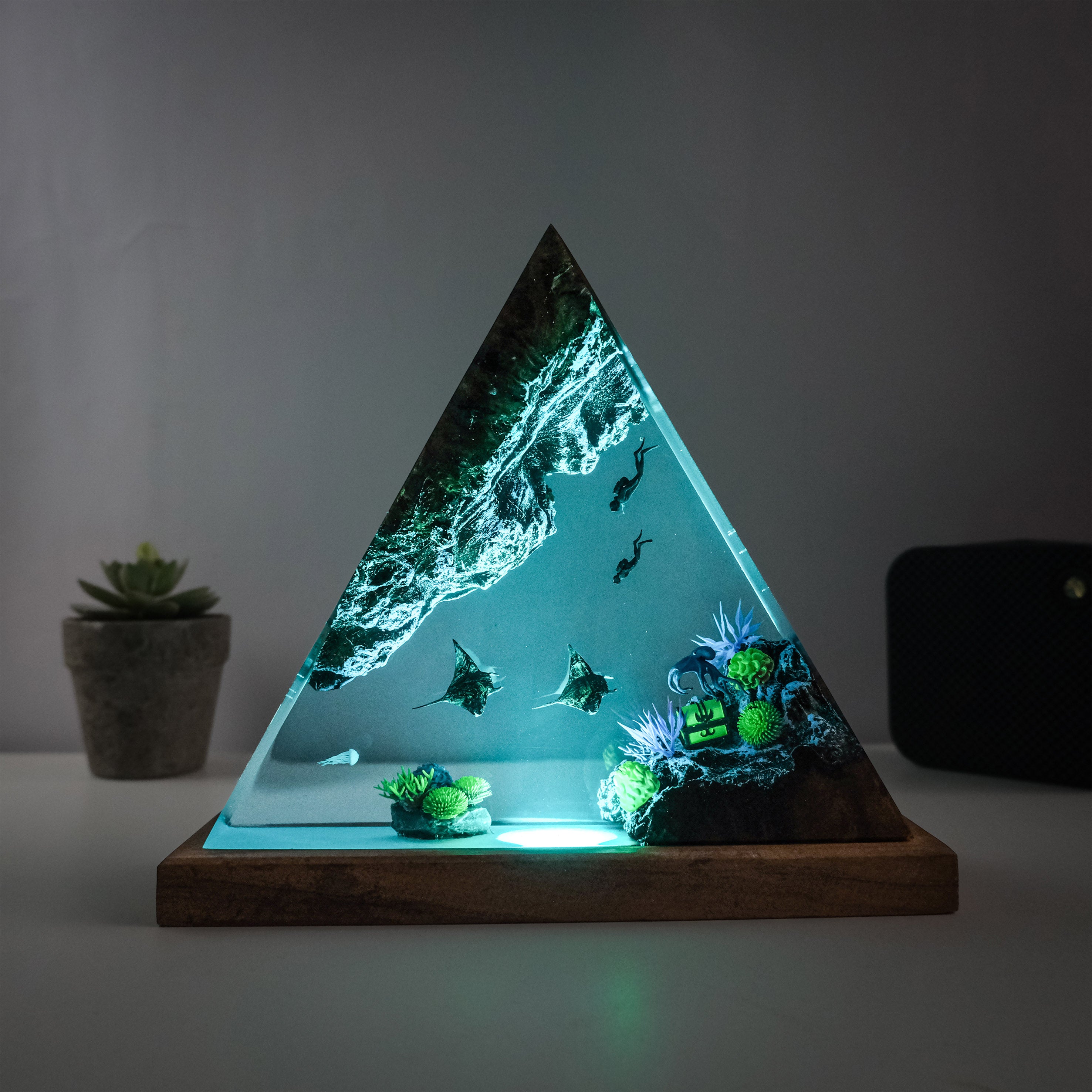 Ocean S8 Resin Handmade Lamp