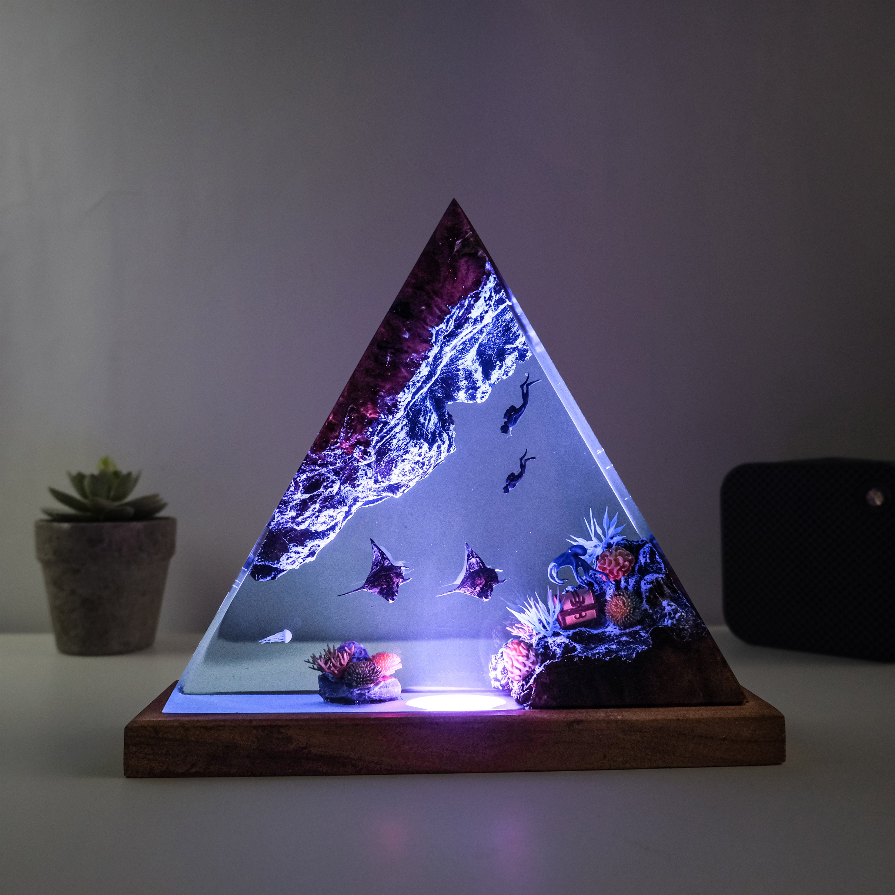 Ocean S8 Resin Handmade Lamp