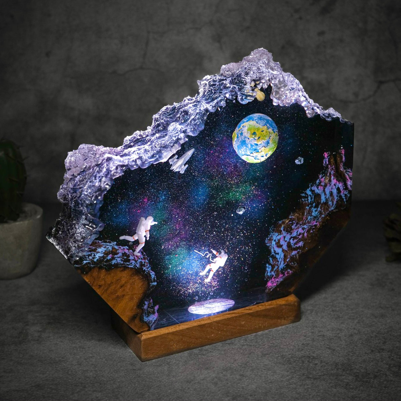 Universe V5 Resin Handmade Lamp