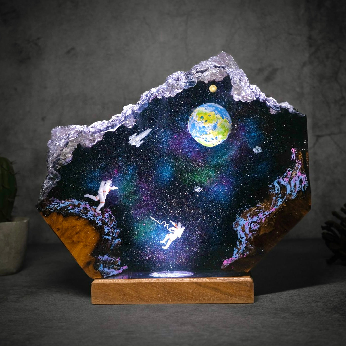 Universe V5 Resin Handmade Lamp