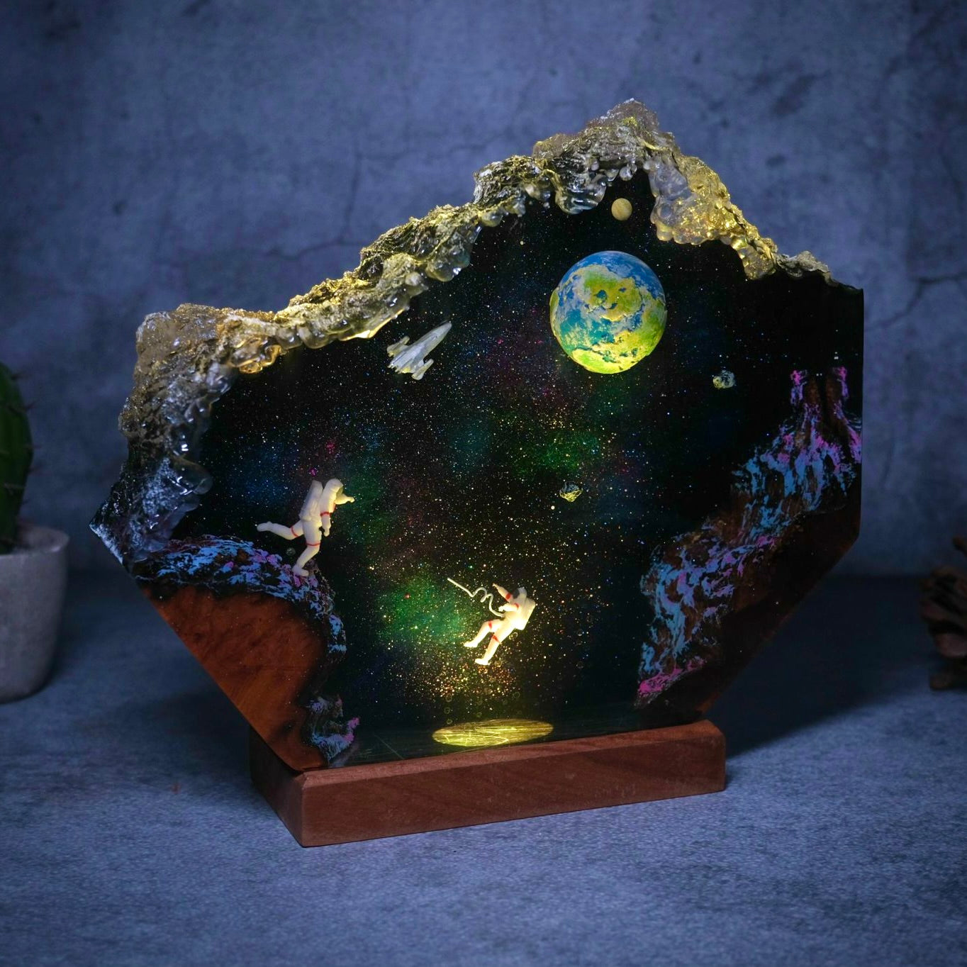 Universe V5 Resin Handmade Lamp