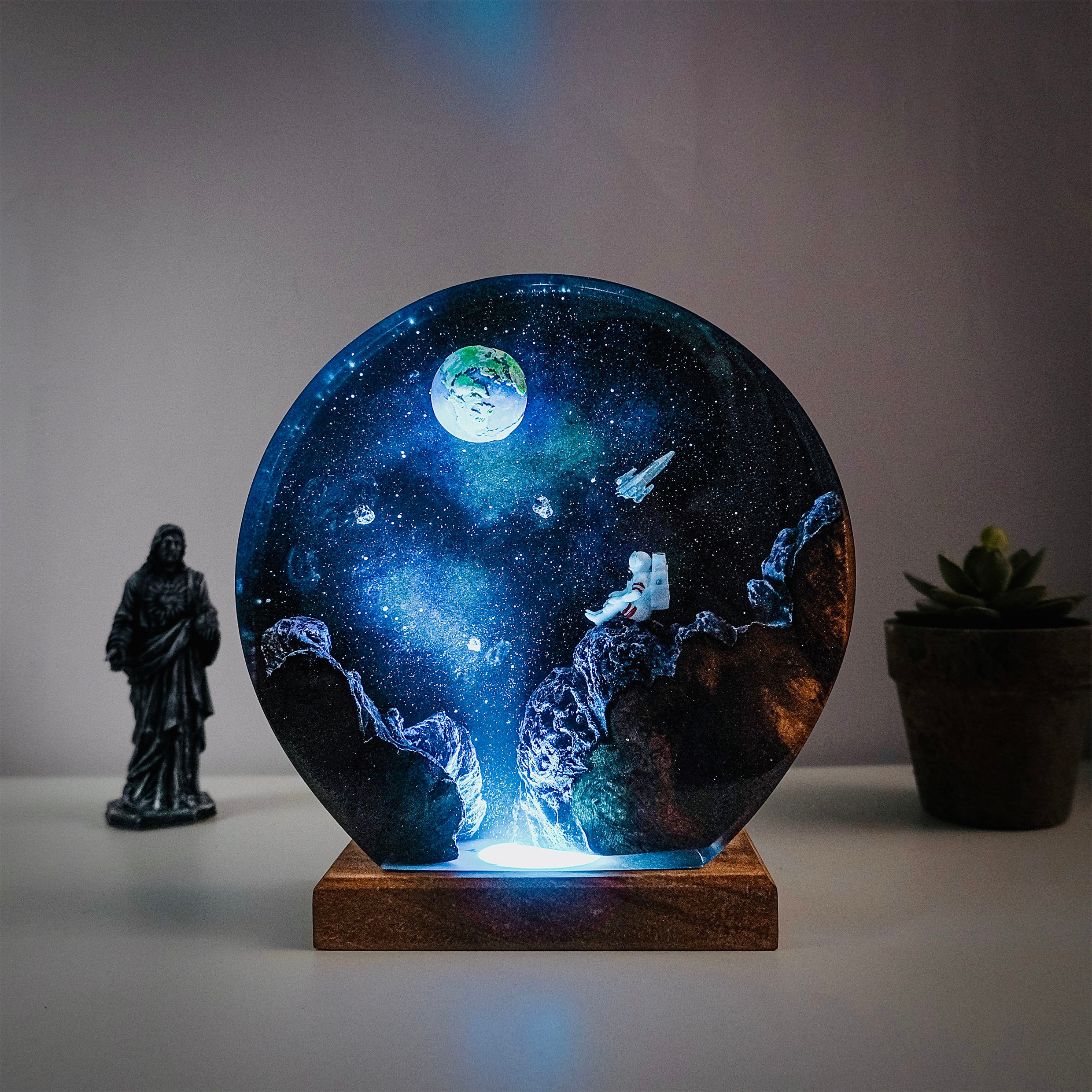 Universe V4 Resin Handmade Lamp