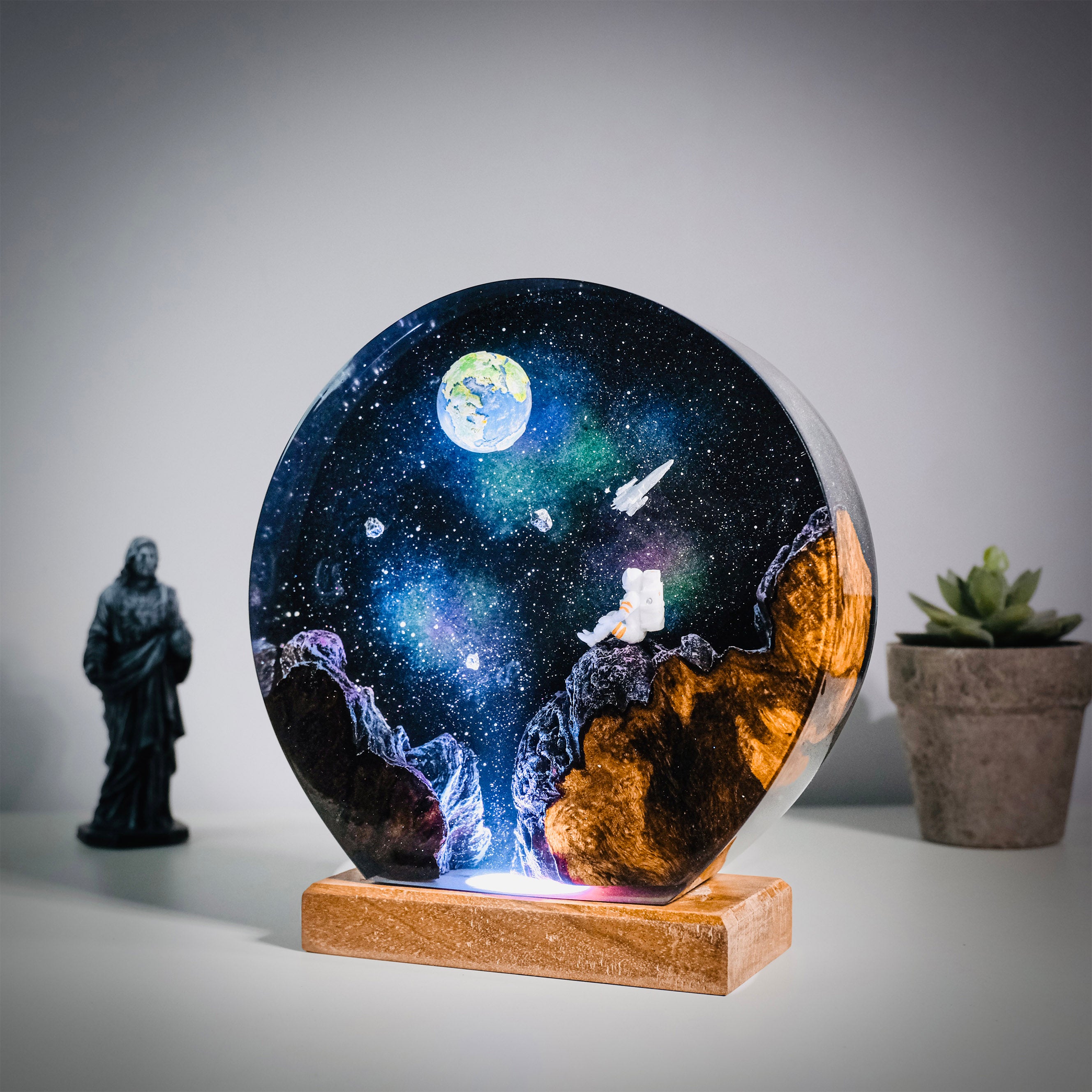 Universe V4 Resin Handmade Lamp