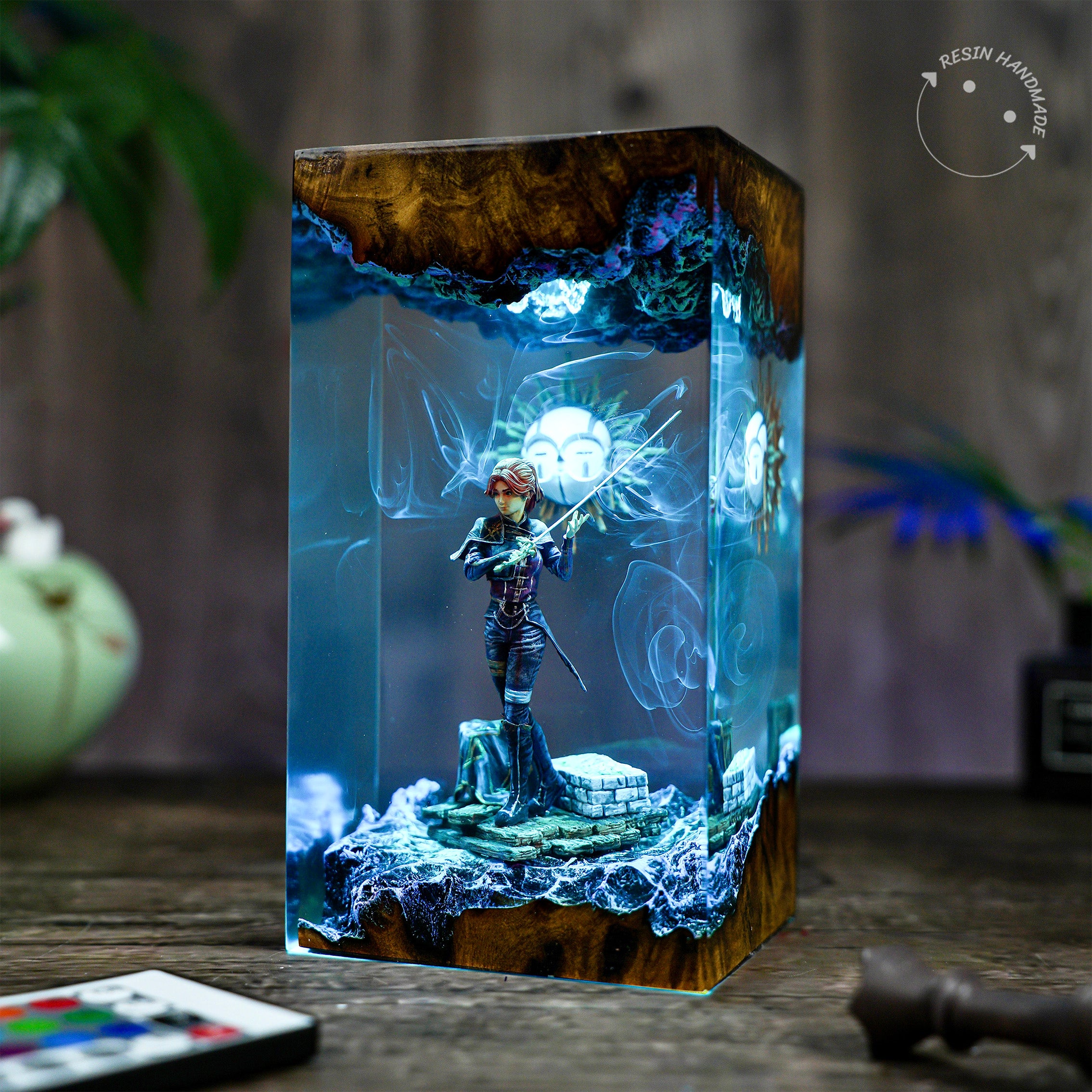 Maelle Clair Obscur Resin Handmade Lamp