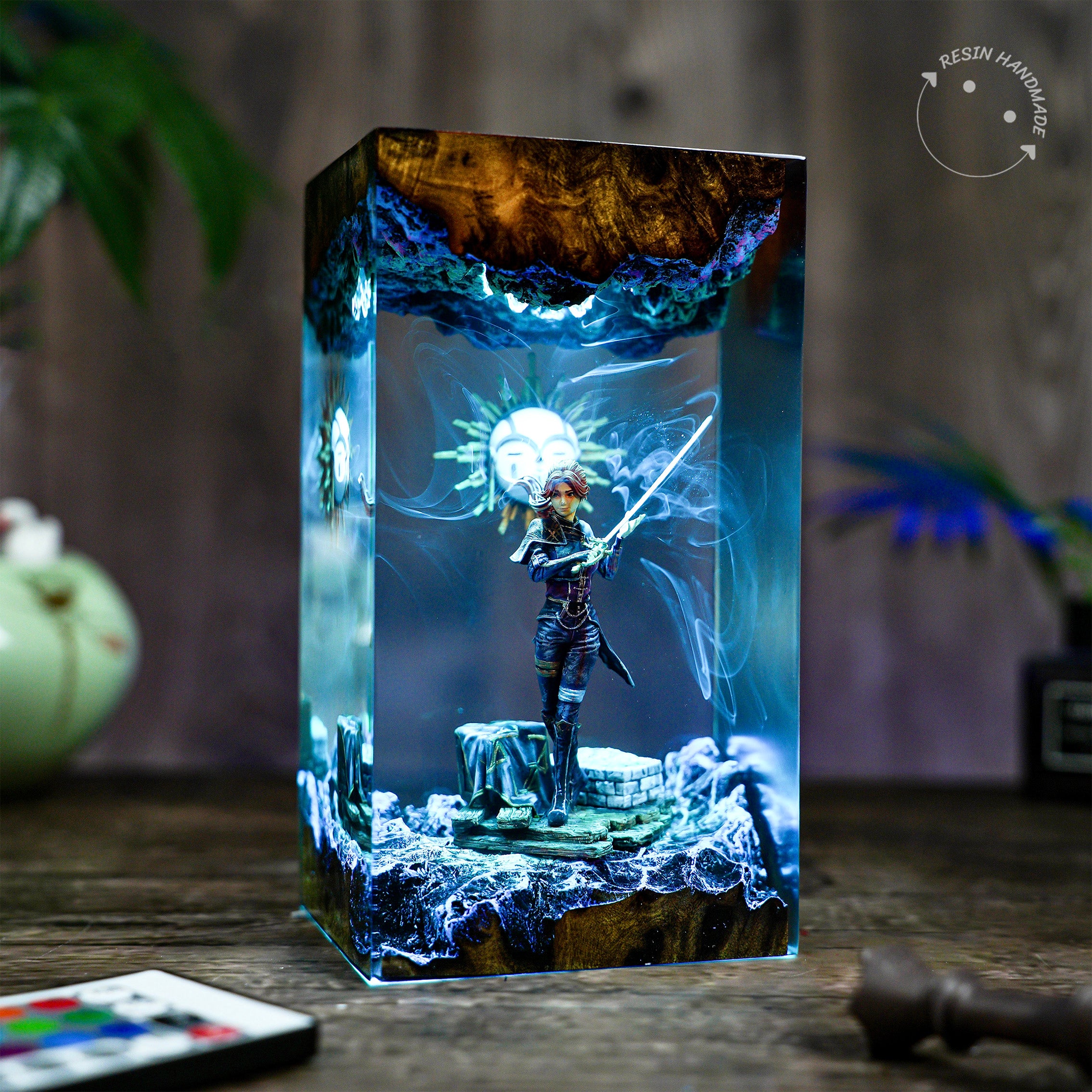 Maelle Clair Obscur Resin Handmade Lamp