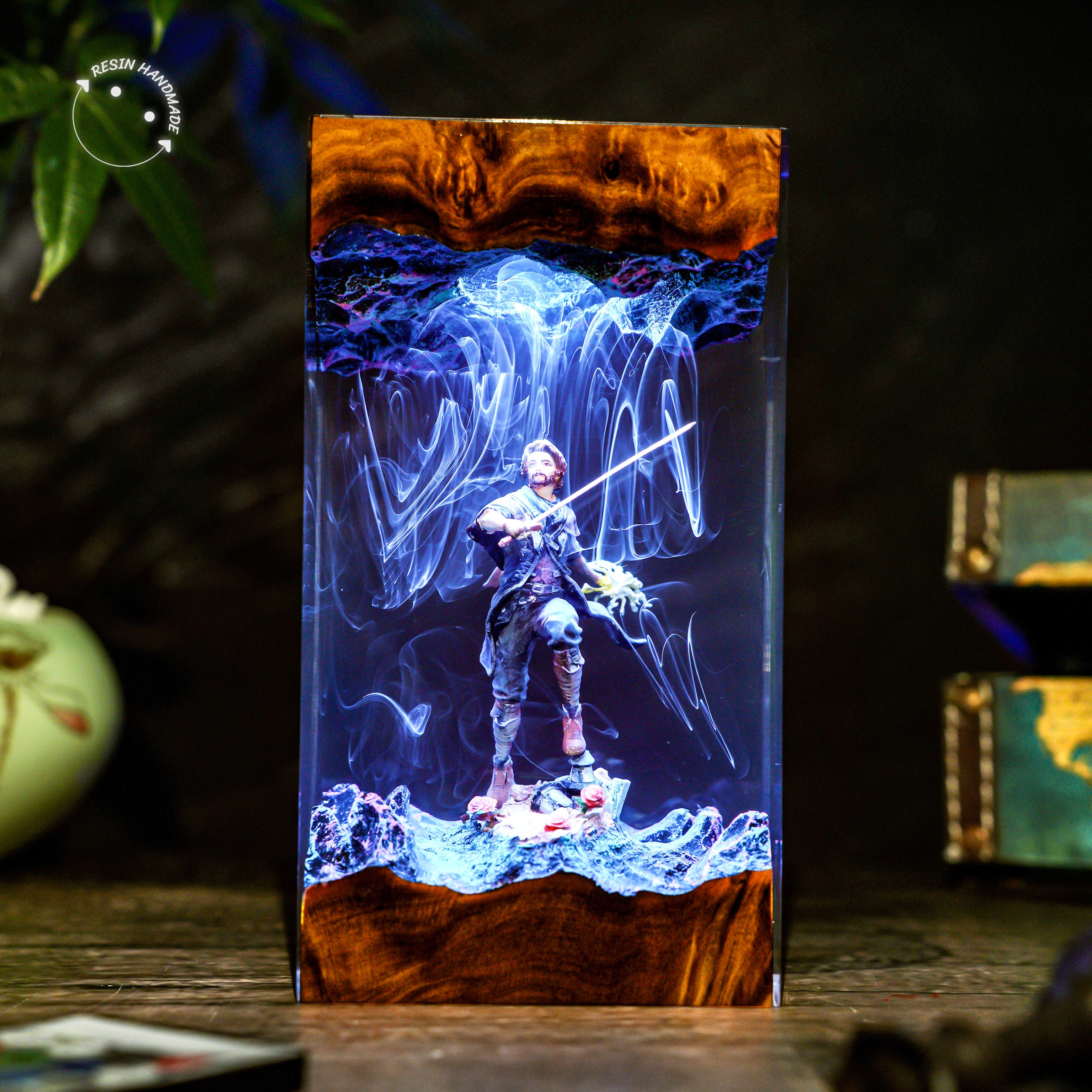 Verso Clair Obscur Resin Handmade Lamp