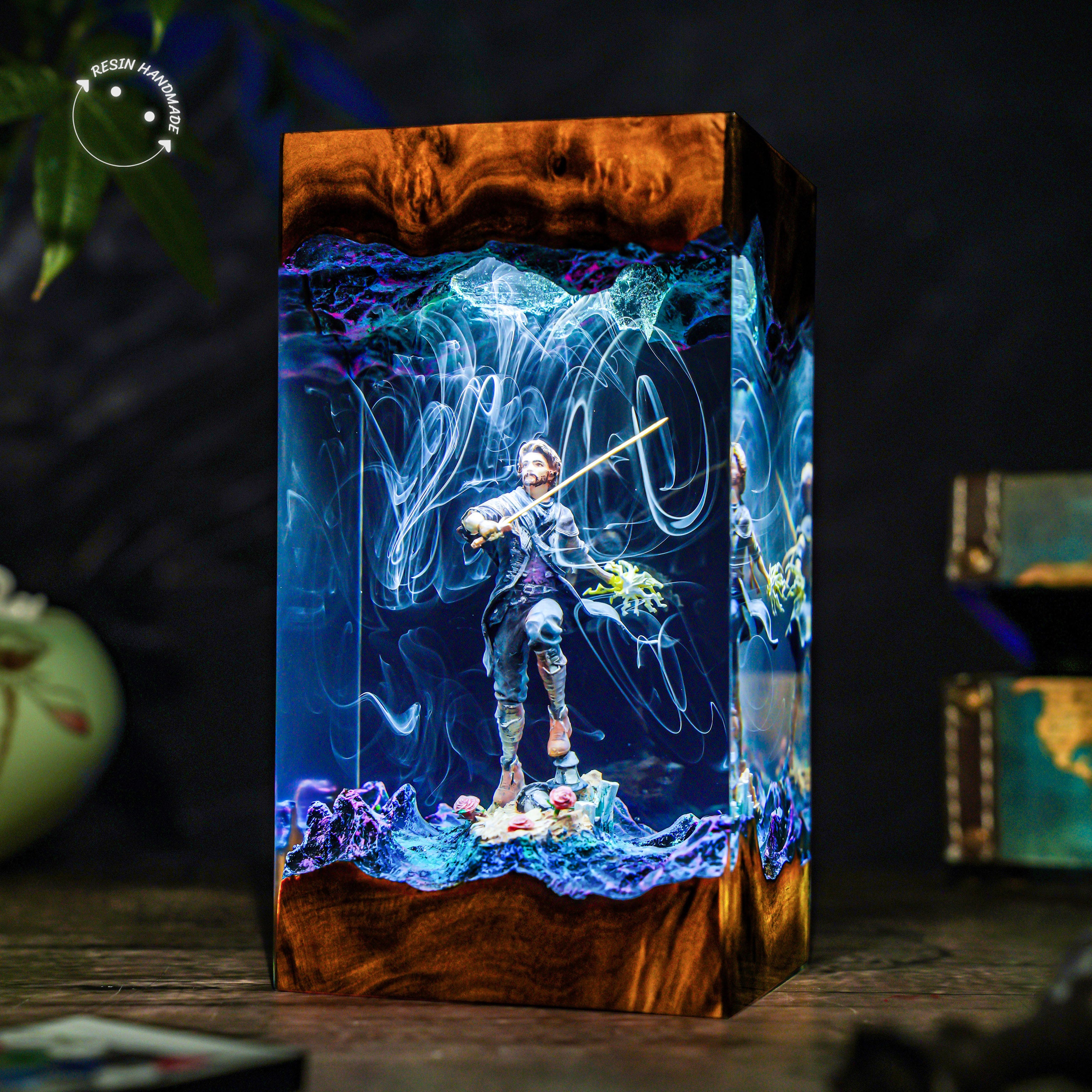 Verso Clair Obscur Resin Handmade Lamp