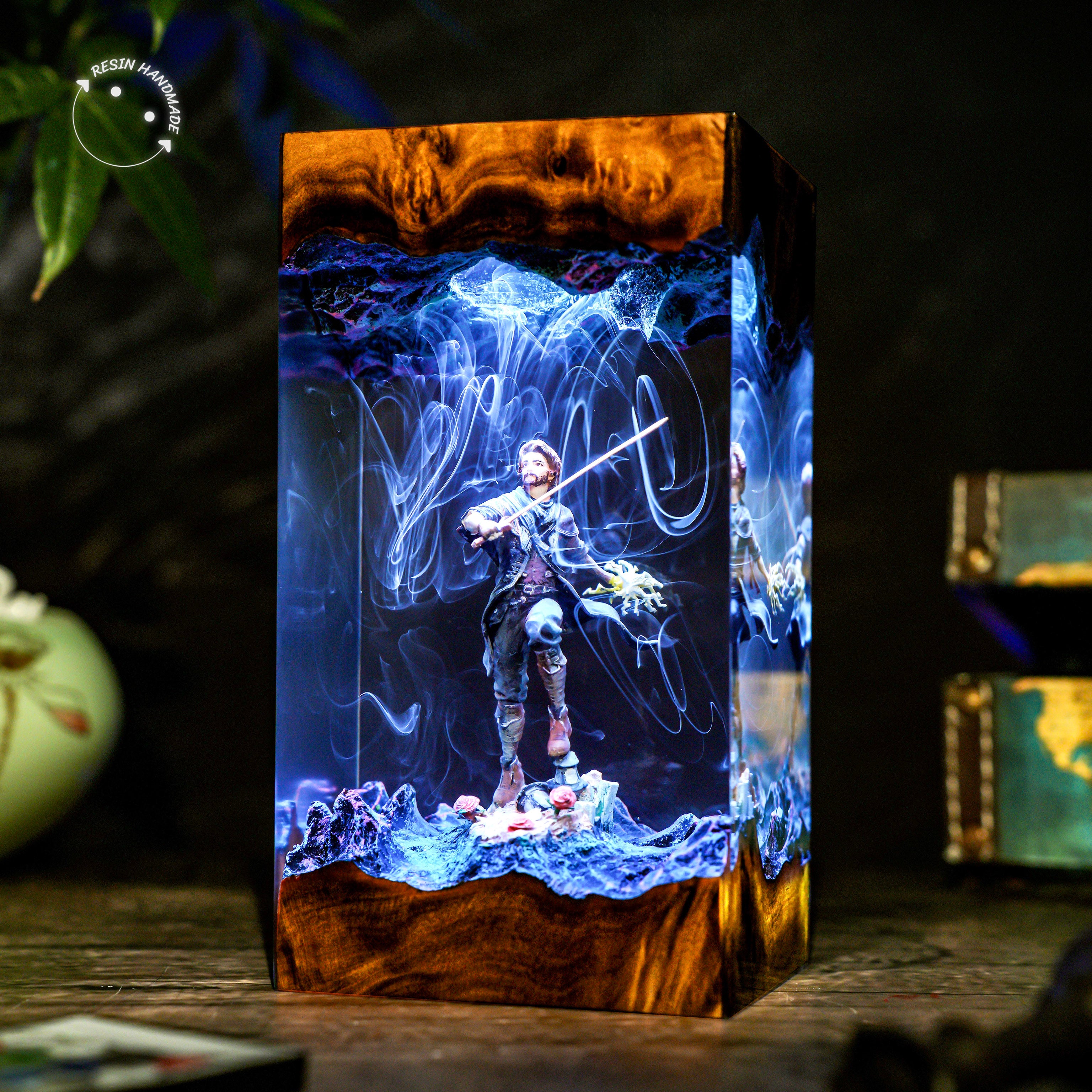 Verso Clair Obscur Resin Handmade Lamp