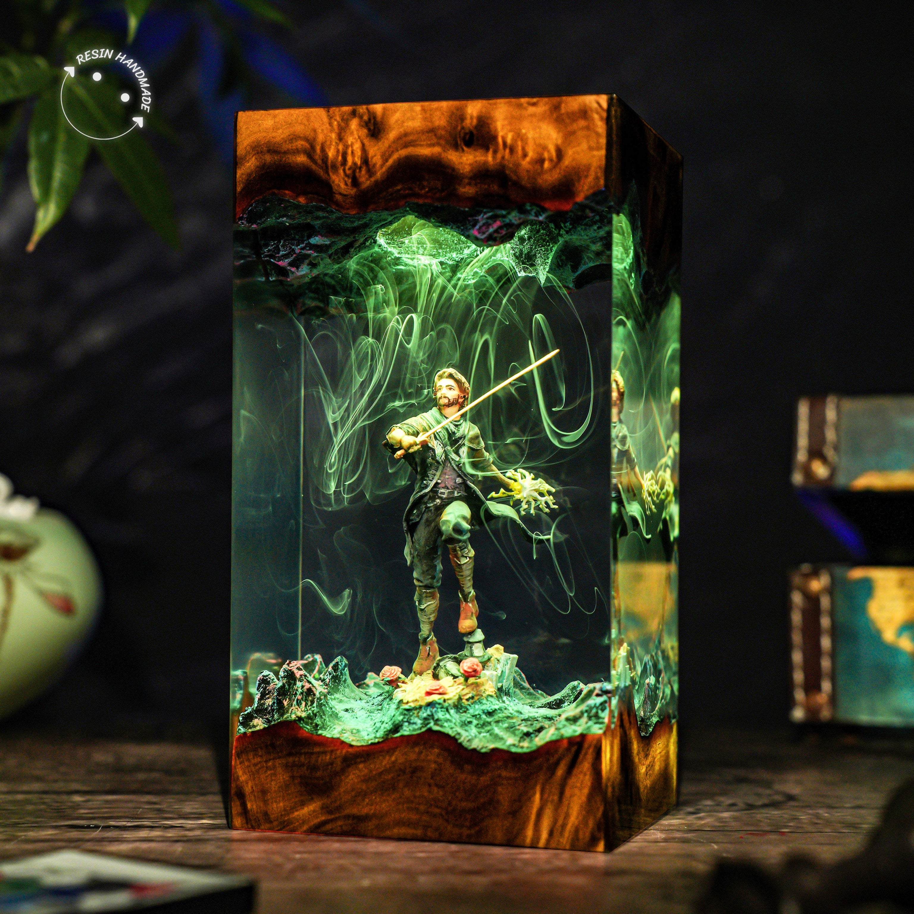 Verso Clair Obscur Resin Handmade Lamp