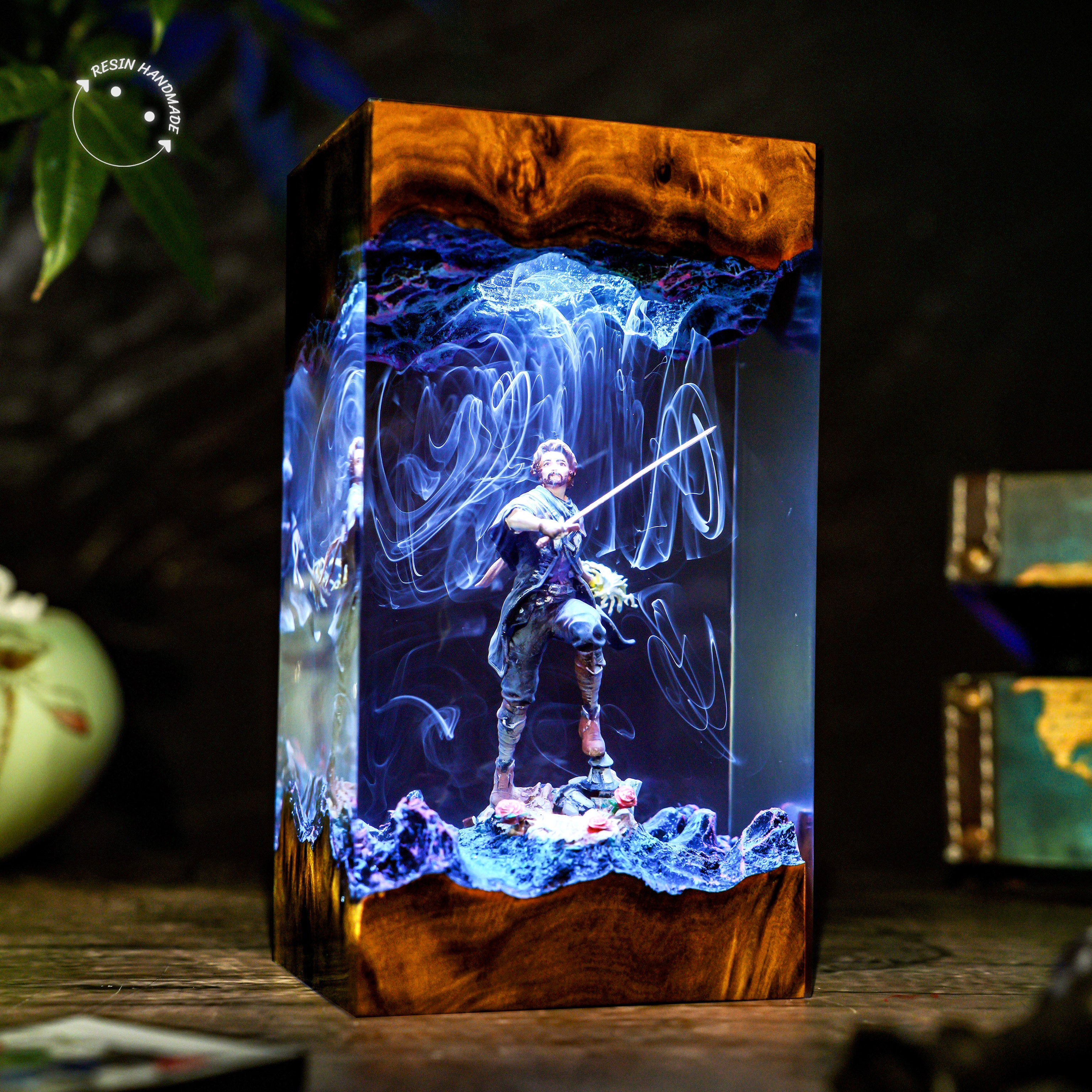 Verso Clair Obscur Resin Handmade Lamp