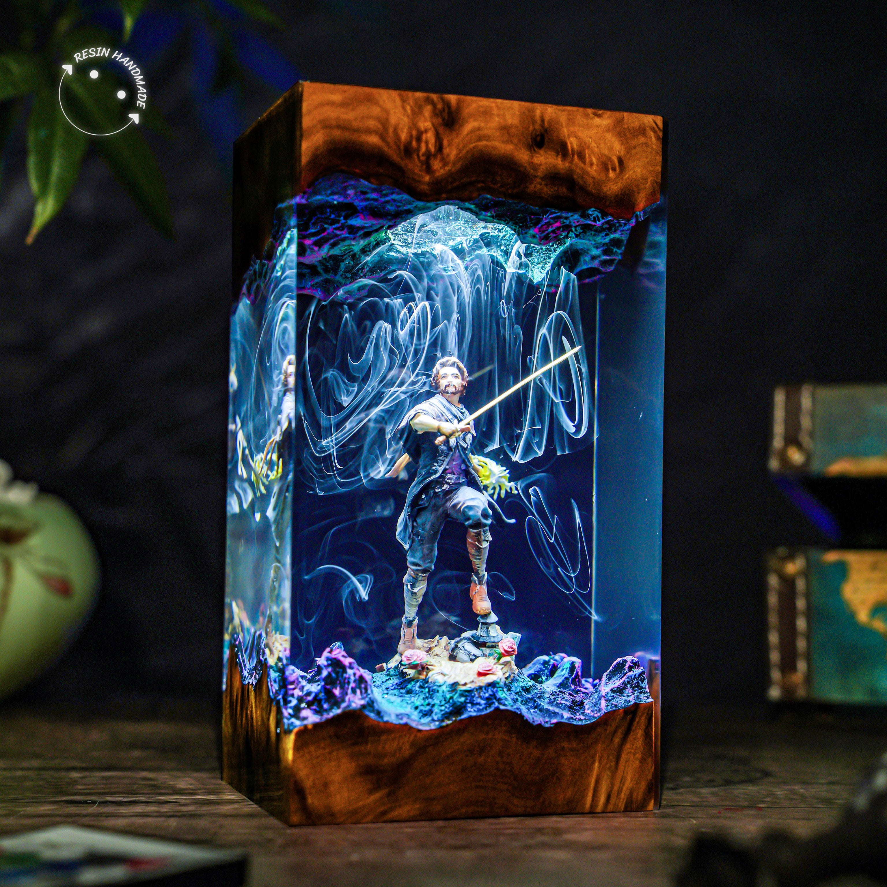 Verso Clair Obscur Resin Handmade Lamp