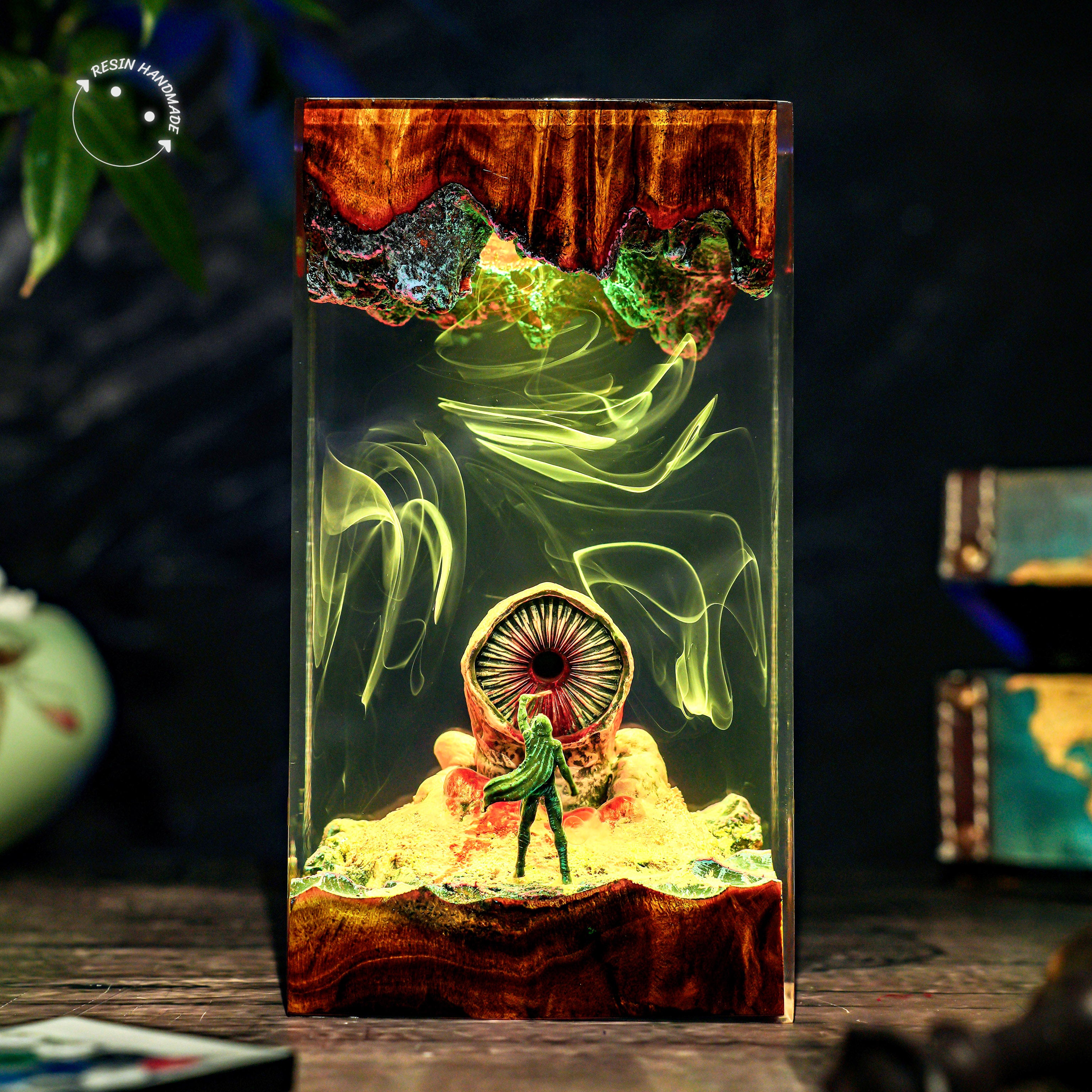 DUNE Resin Handmade Lamp