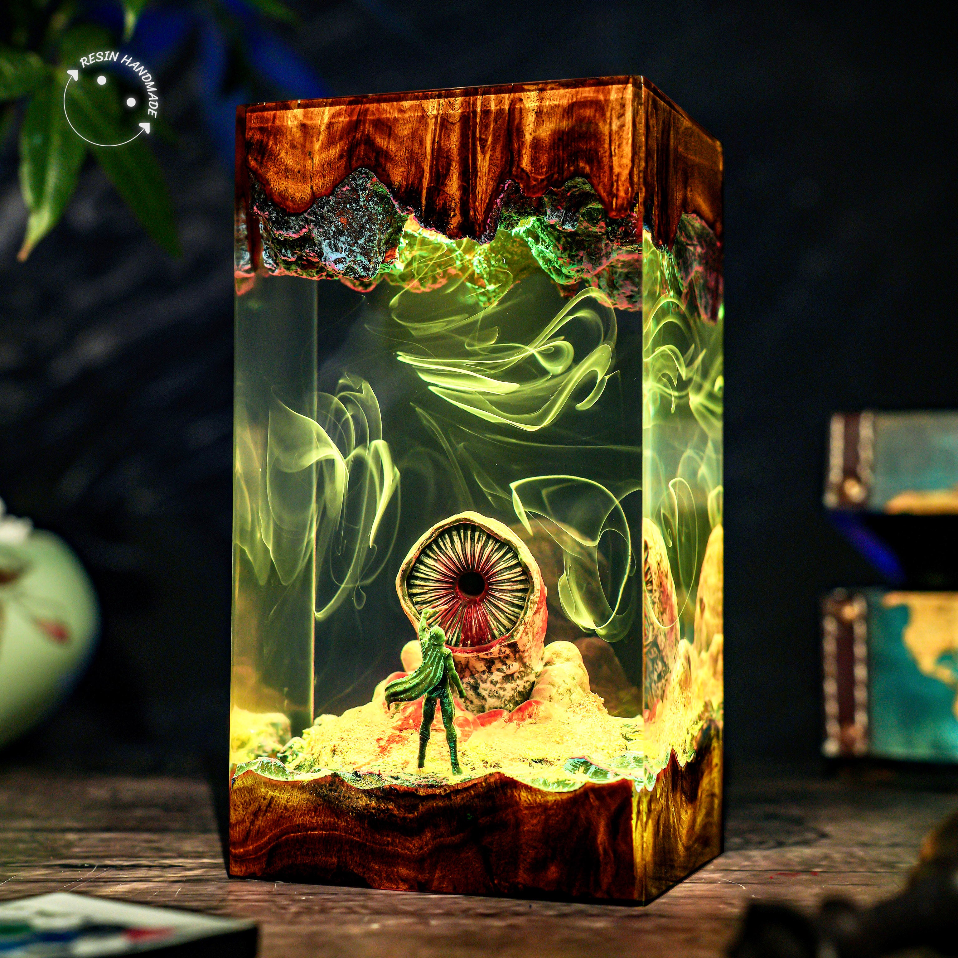 DUNE Resin Handmade Lamp