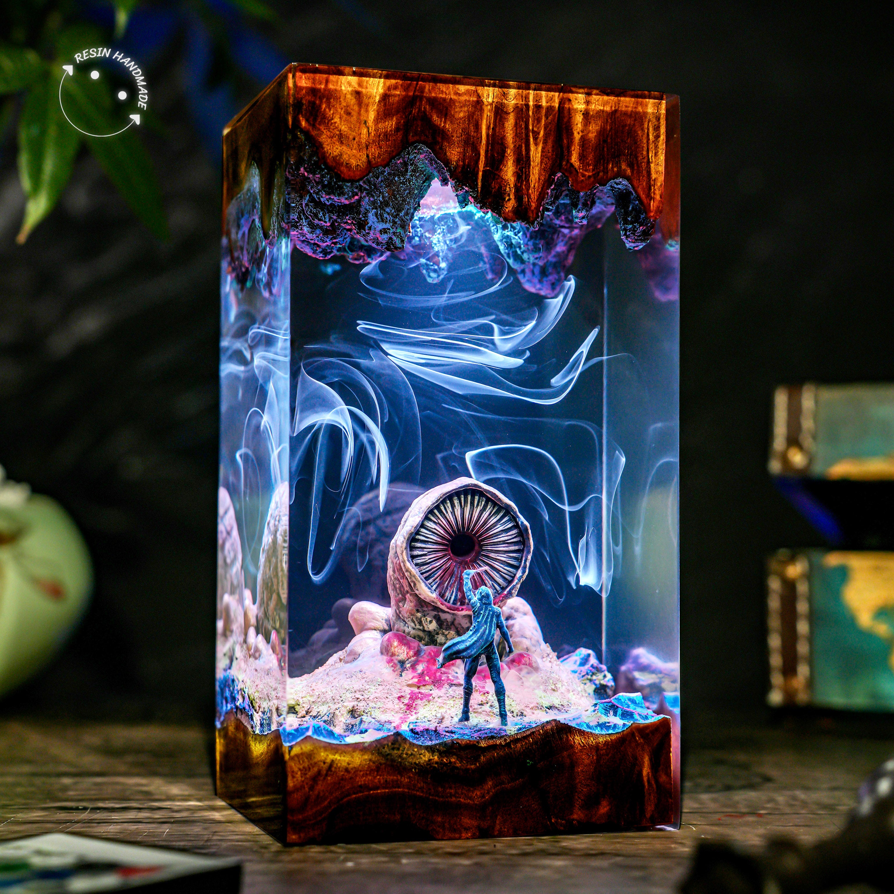 DUNE Resin Handmade Lamp
