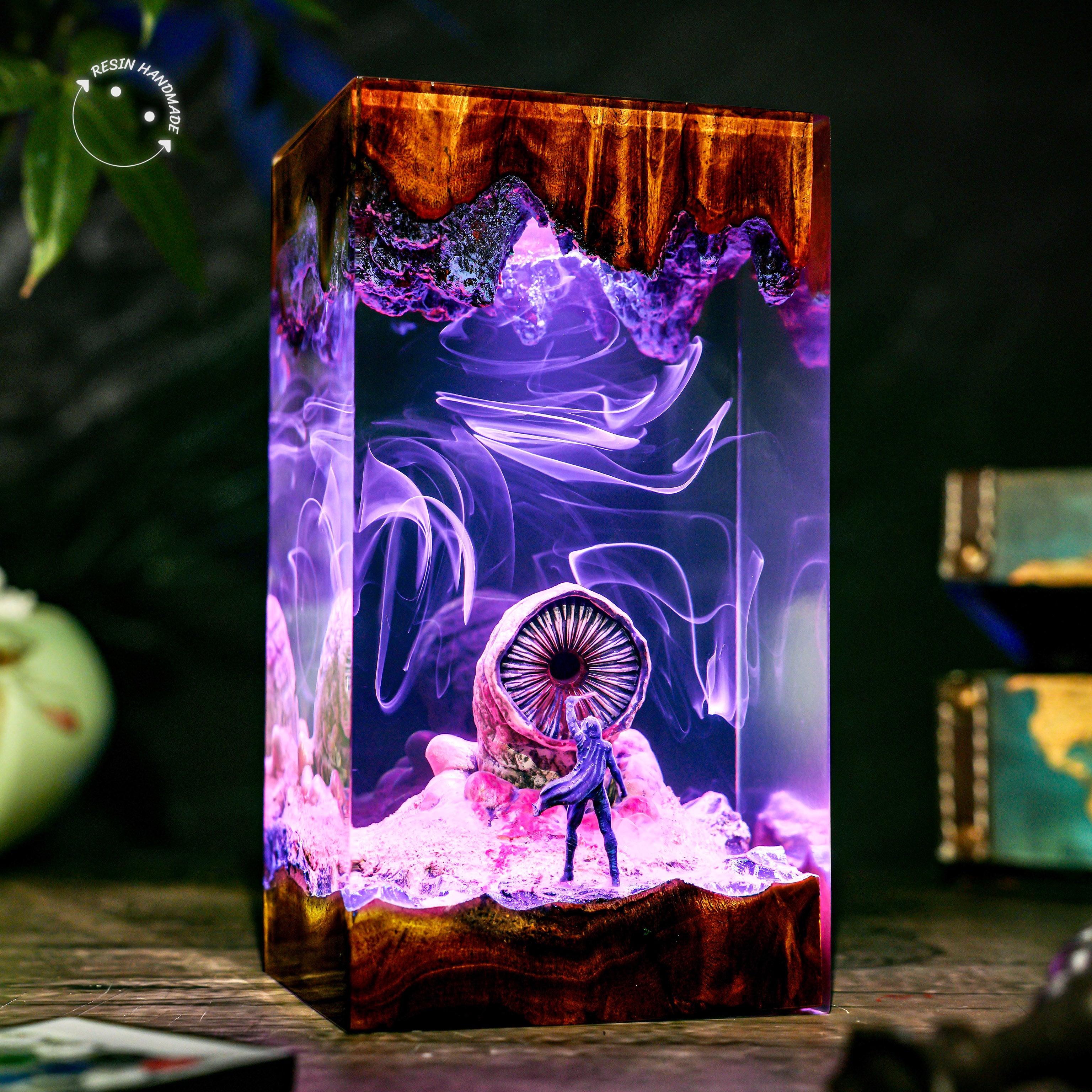 DUNE Resin Handmade Lamp